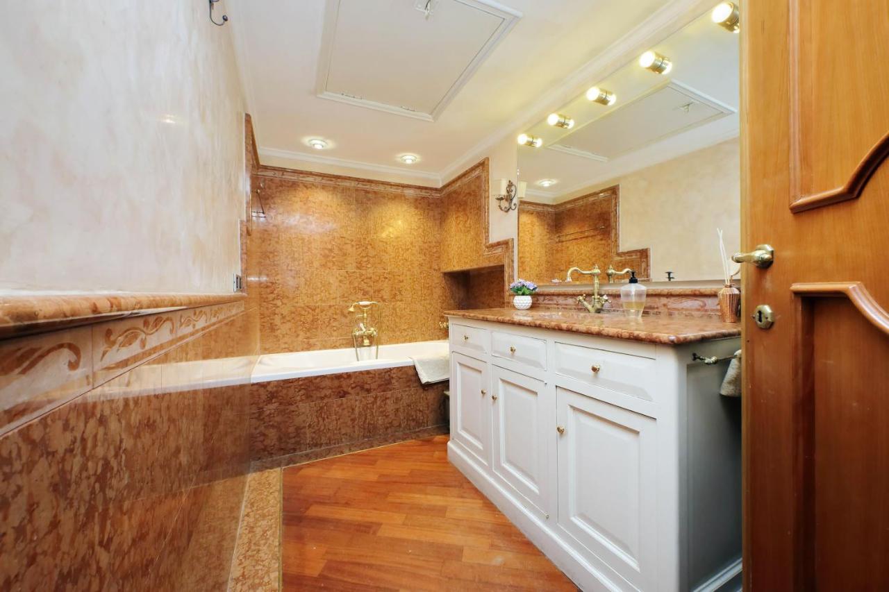 4Bnb - Luxury Trevi Apartment W Terrace ローマ エクステリア 写真