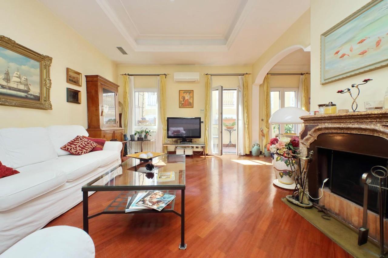 4Bnb - Luxury Trevi Apartment W Terrace ローマ エクステリア 写真
