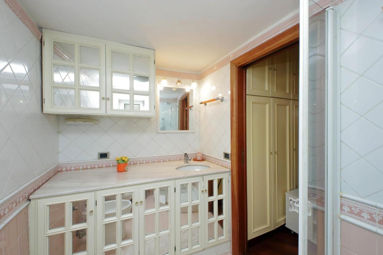 4Bnb - Luxury Trevi Apartment W Terrace ローマ エクステリア 写真