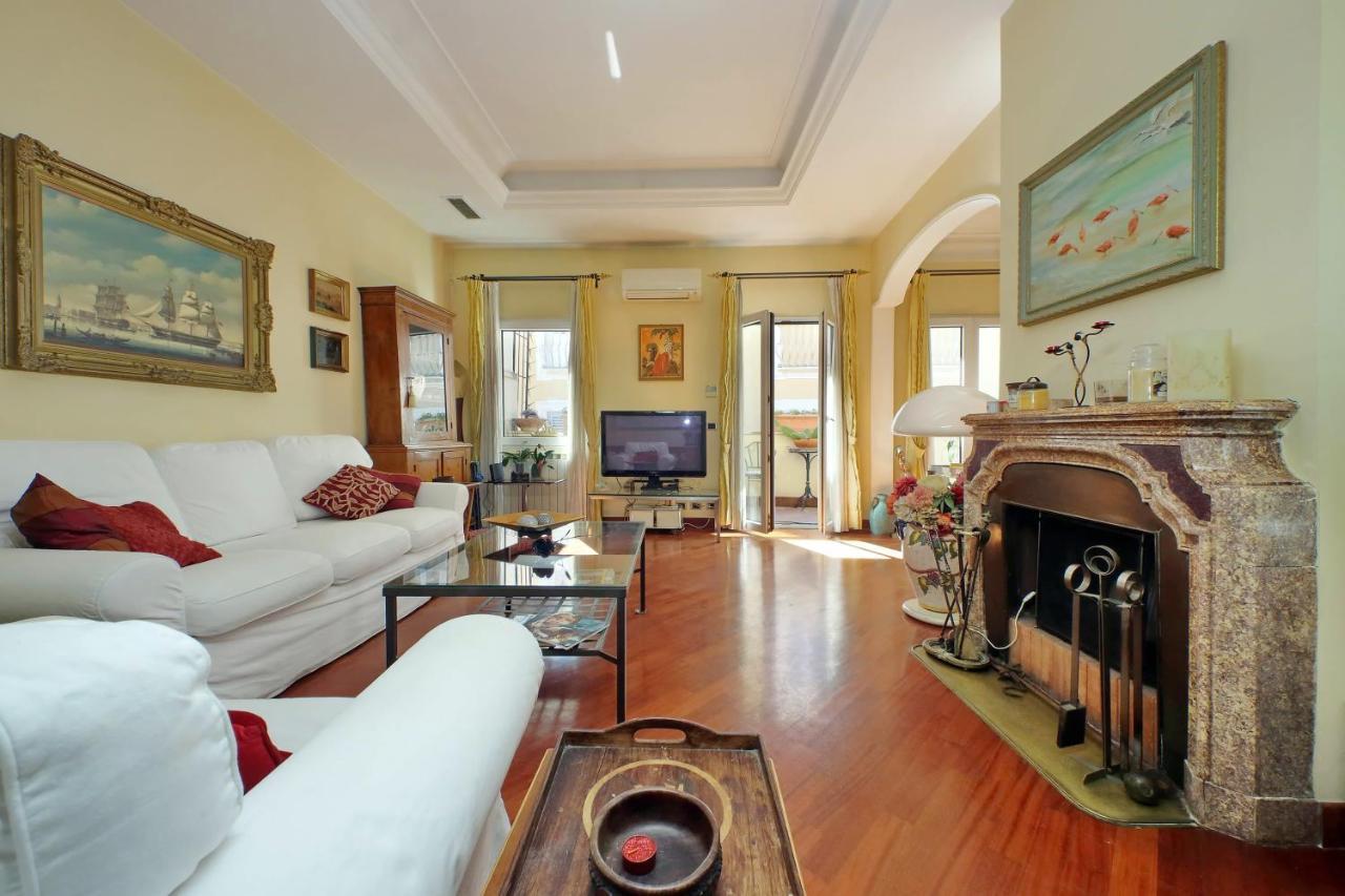 4Bnb - Luxury Trevi Apartment W Terrace ローマ エクステリア 写真